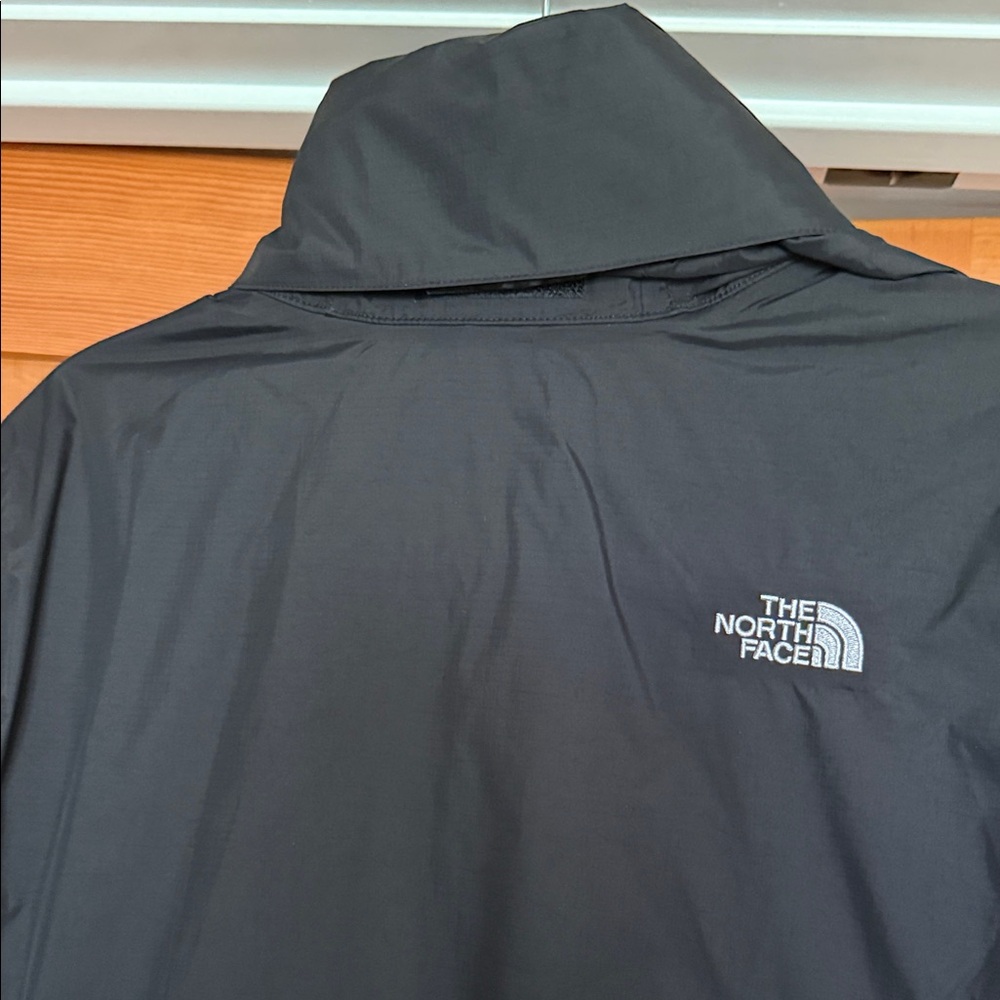 The North Face Women's Black Jacket - Picture 4 of 5